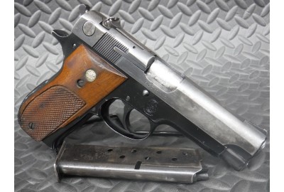 Smith & Wesson Model 39-2..