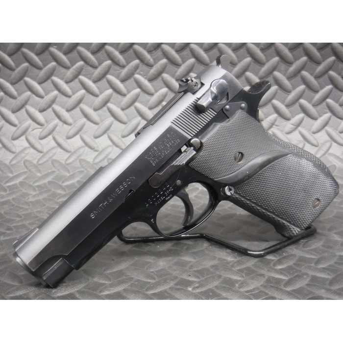 Smith & Wesson 39-2 9mm w/ Magazine