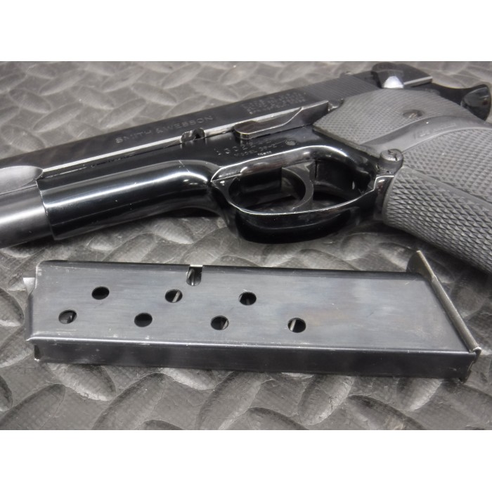 Smith & Wesson 39-2 9mm w/ Magazine